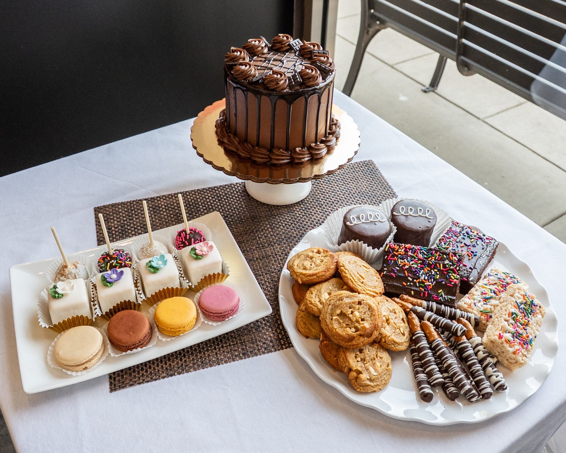 Custom cakes, built around your vision
